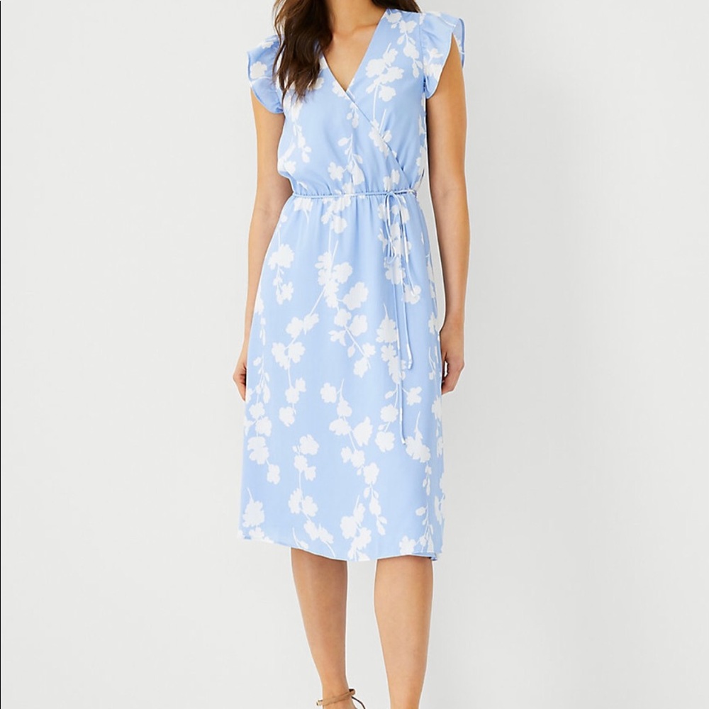 NWT Ann Taylor Floral Flutter Sleeve Wrap Dress Size 4